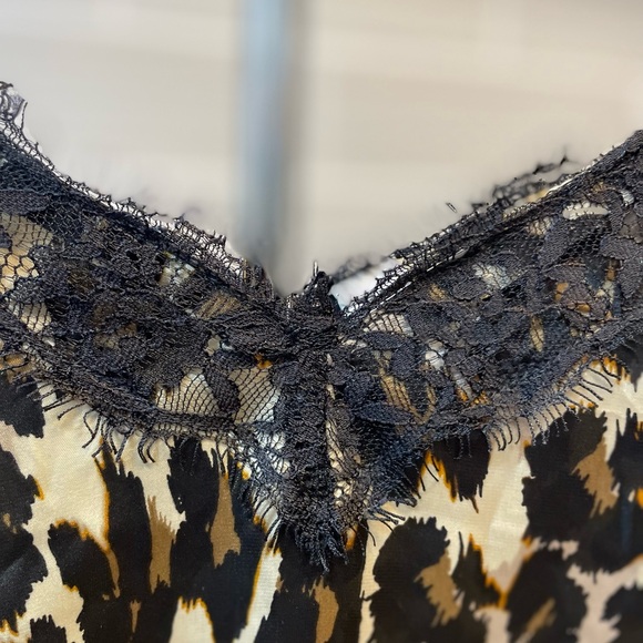 🍀3 FOR $15🍀 | Nordstrom BP | Leopard | Satin Cami | Black Lace | Medium EUC - Picture 6 of 9